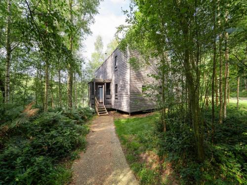 Maubray House | Waterside Elegance Sky Pad