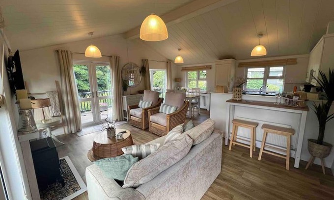 Weybourne Ski Chalet | Waterside Lodge, Weybourne, Holt