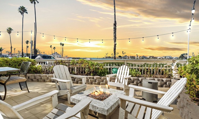 Silver Strand House | Waterview from your Private Patio + Dogs Welcome!