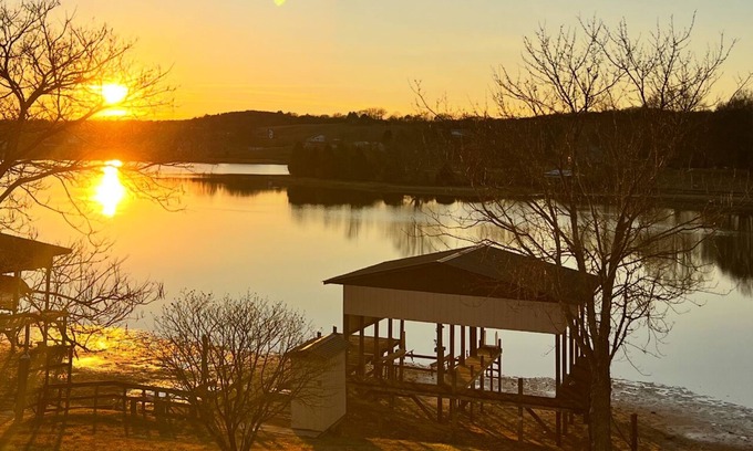 Spring City House | Watts Bar Lake Retreat Private Dock, Boat Ramp & Stunning Views!