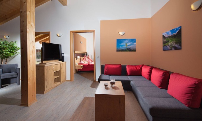 Bischofswiesen Apartment | Watzmann, 2-4 Pers., 120 m², 2 Schlafzimmer, Wohnzimmer, Kochnische, Badewanne, Dusche und WC, Balkon
