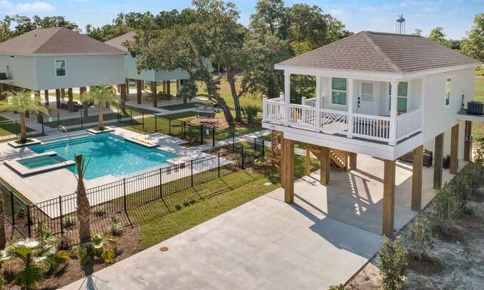 Waveland House | Waveland Beach Cottage 215