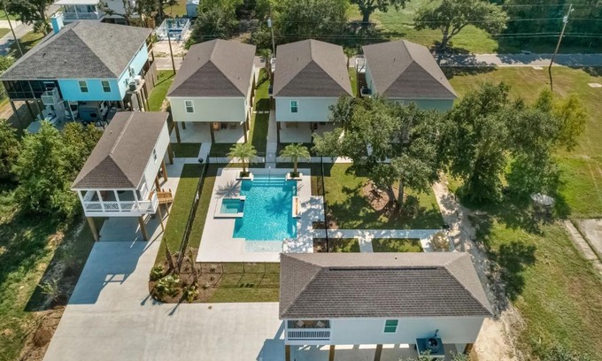 Waveland House | Waveland Beach Cottages