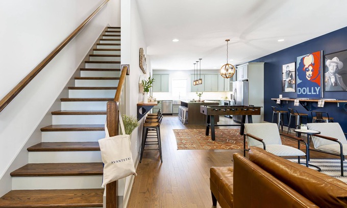 Woodland in Waverly Apartment | Waverly by AvantStay | Nashville-Inspired Townhome w/Luxury Kitchen, Pool Table