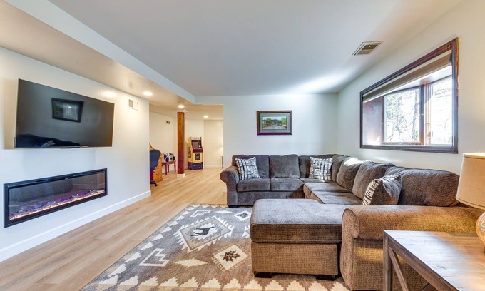 Waynesville Apartment | Waynesville Studio Suite < 1 Mi to Downtown!