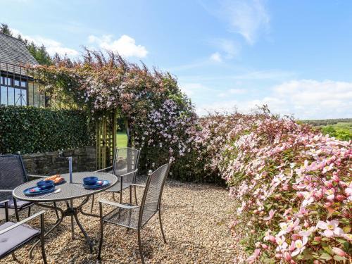 Scarborough House | Wayside Farm Cart Cottage