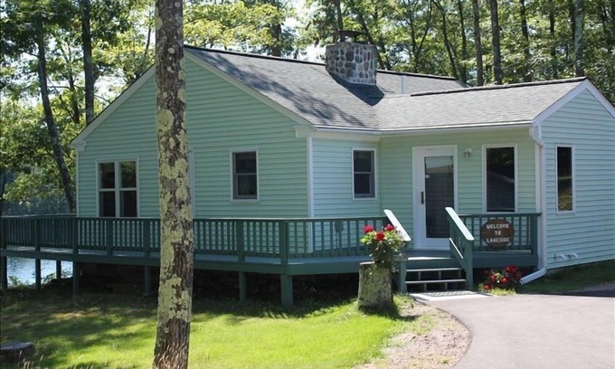 Drummond Cabin | We are that private getaway that you've been looking for on magical Rosa Lake!