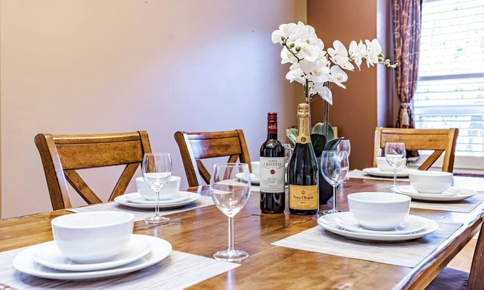 West Edmonton Apartment | Wedgewood House Sarup