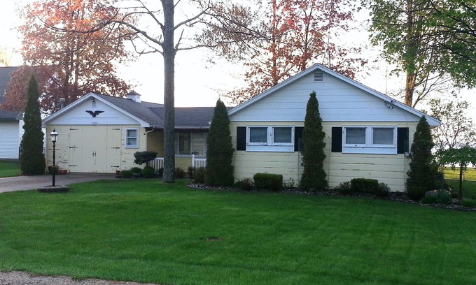 Prudenville Cottage | Week of Aug 9-16 is OPEN! Never too Early to Book a Fall Vacation.!