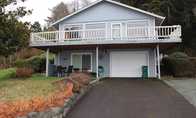 Rockaway Beach Apartment | Welcome all! CONTRACTOR/MEDICAL PERSONNEL prices 8-28 nights, inquire in app.