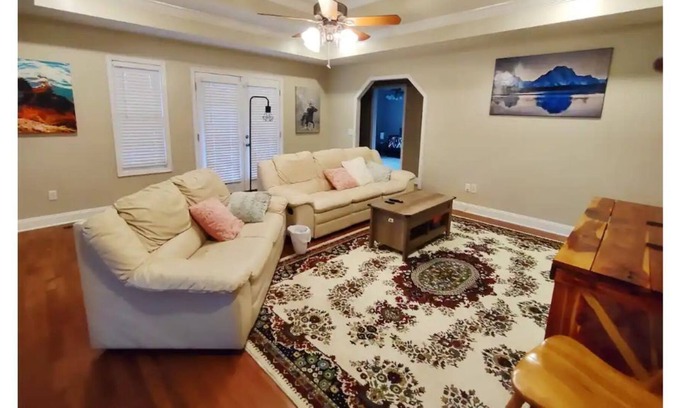 Cullman House | Welcome! Calm, Comfortable home NOT on busy Smith Lake (but close!)