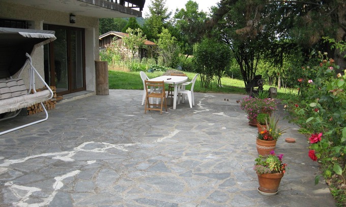 La Rochette Apartment | Welcome. Cozy ground-floor apartment in a quiet area with terrace and garden