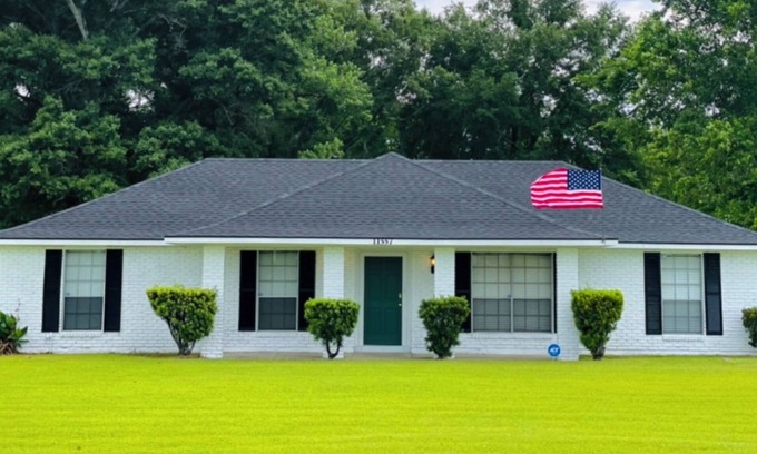 Baton Rouge House | "WELCOME TO ARTHUR’S PLACE! IDEAL FOR LARGE GROUPS AND PET FRIENDLY."