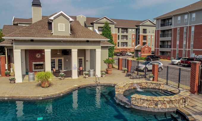Tuscaloosa Condo | Welcome to Bear's Den! Walk to the Coliseum, Stadium, and The Strip!