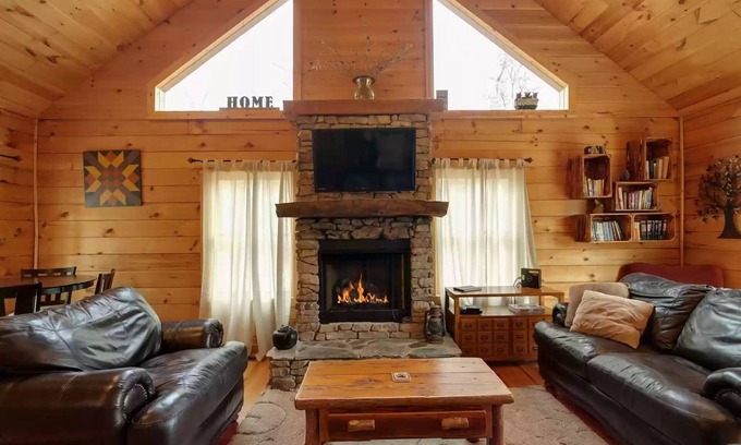 Lake Lure Cabin | Welcome to Bearfoot Cabin