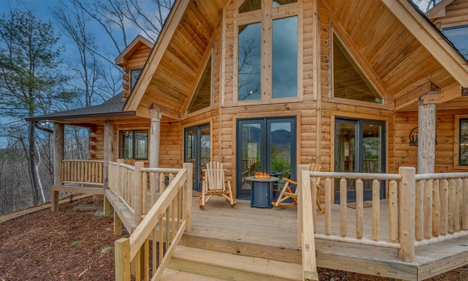 Lake Lure Cabin | Welcome to Bigfoot Bungalow! Views Galore!