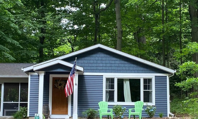 South Haven House | Welcome to Camp Lilly