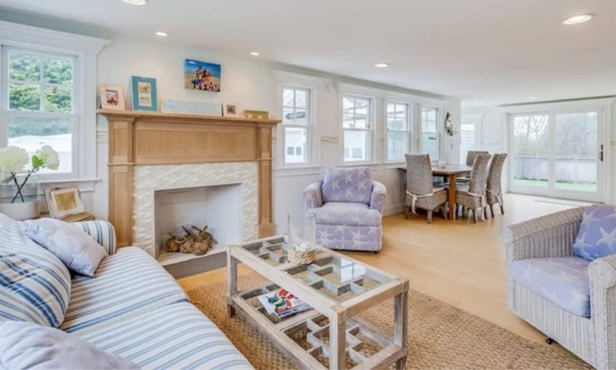North Chatham House | Welcome to Daddy's Mink!