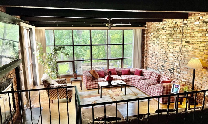 Detroit House | Welcome to Detroit’s Urban Oasis