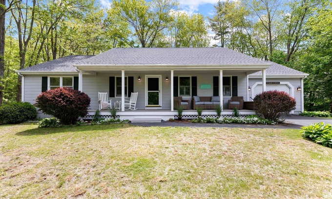 York Harbor House | Welcome to Following Seas!