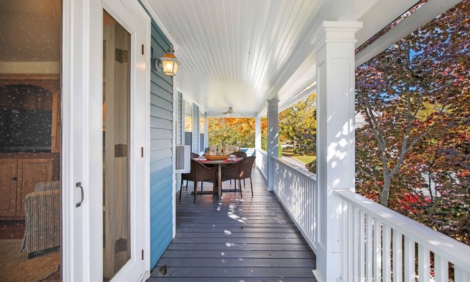 York Harbor Condo | Welcome to Harbor Breeze!
