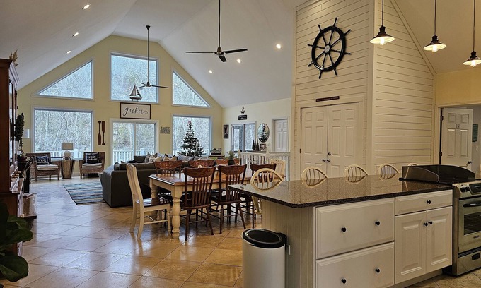 Sloans Valley House | Welcome to Hidden Haven – A Spacious Lakeside Retreat