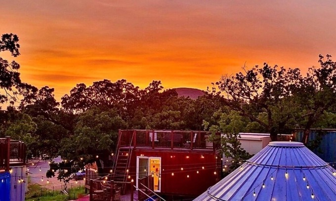 Medicine Park Apartment | Welcome to InnHabit – Medicine Park’s only tiny house resort building unforgettable memories
