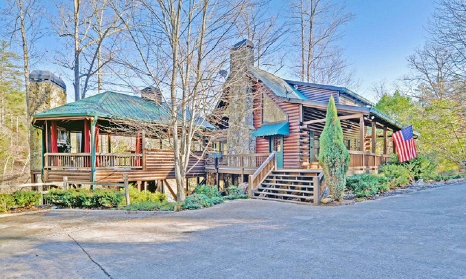 Blue Ridge House | Welcome To Lake Front Luxury