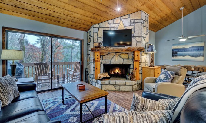 Sapphire Condo | Welcome to Lake View Villa Condo!