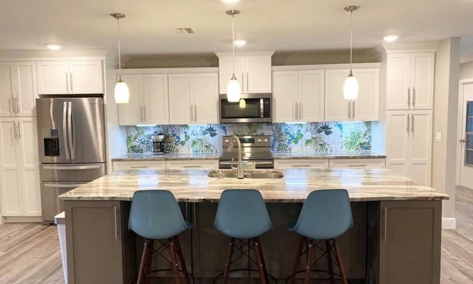 Dunnellon House | Welcome to Let's Flamingle, located directly on Blue Cove just off of Rainbow River
