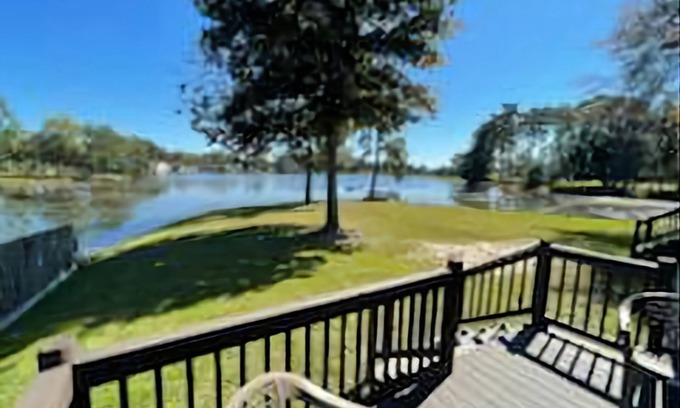 Thomasville House | Welcome to Luxury at the Lake Side B