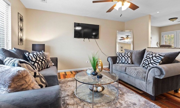 Northside House | Welcome to North Shore! The Entire house 4 bedroom is your home away from home