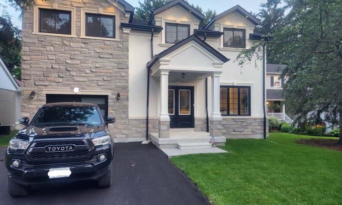 Newmarket Villa | Welcome to our luxurious villa in the heart of downtown Newmarket!
