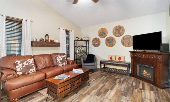 Sloans Valley Cabin | Welcome to Rustic SMAK SHAK – Your Forest View Getaway!