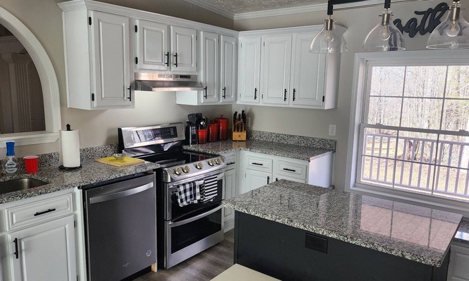 Lexington - Salisbury House | Welcome to Sandy Creek Sanctuary! Your secluded private getaway for relaxation!