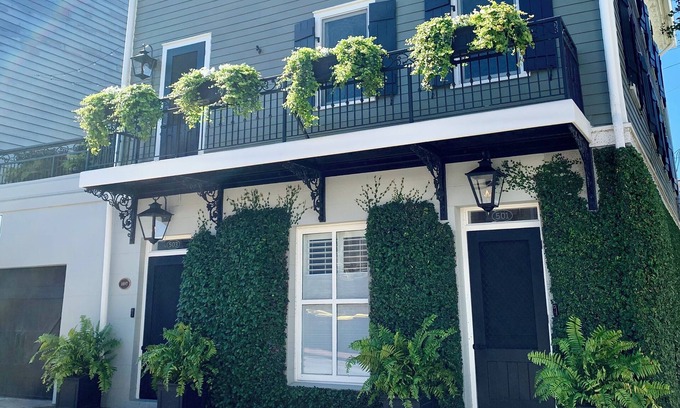 Historic District - North Apartment | Welcome to Shain Manor, Parlor Suite! Elegant, newly renovated & sleeps 4!