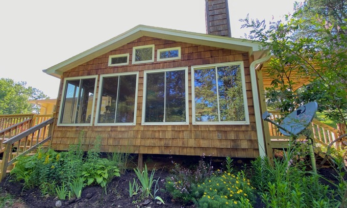 Mars Hill Cottage | Welcome to Sunshine Knoll for countryside warmth from sunrise to sunset!