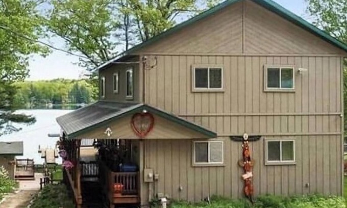 Gaylord Cabin | Welcome to The Big House at Heart Lake Resort!