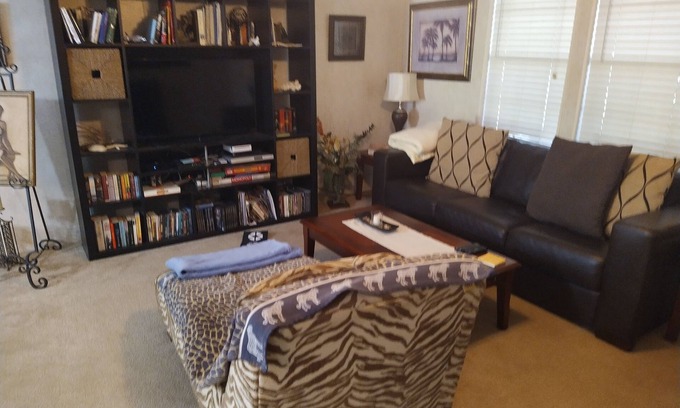 Moore Haven House | Welcome to the "CASA CORAZON TROPICAL". Your vacation home in the heart of Florida!