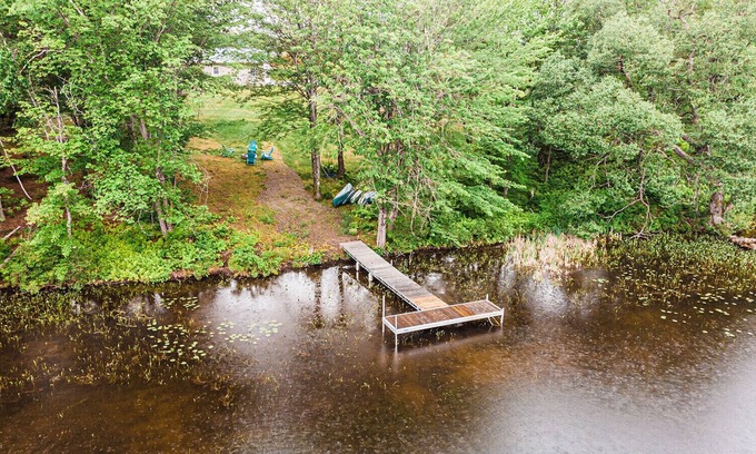 Belgrade House | Welcome to the Heron! A luxury escape nestled on beautiful Belgrade Stream 🏞️🛶