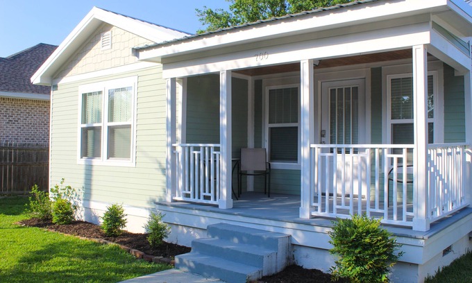 Gulfport Cottage | Welcome to The Oyster Shack! The Coast's cutest coastal cottage!