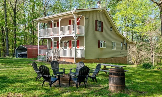 Winchester House | Welcome to Tims Ford Lake! Free UTV/kayaks/canoe, firepit, complete privacy!