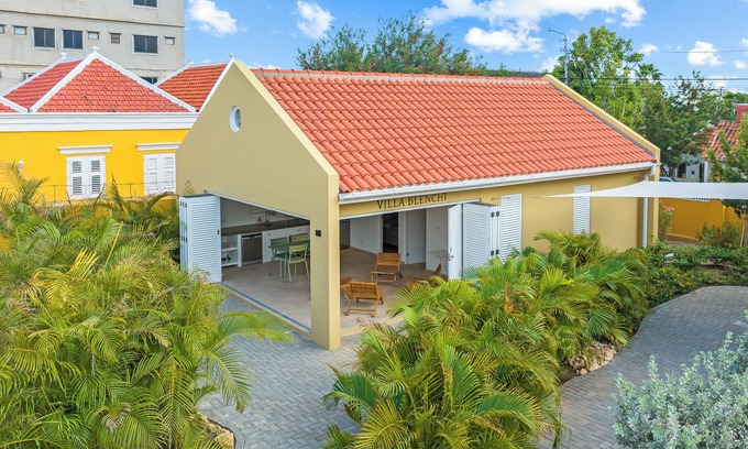 Koralengebied House | Welcome to Villa Grandi, where historic charm meets modern comfort