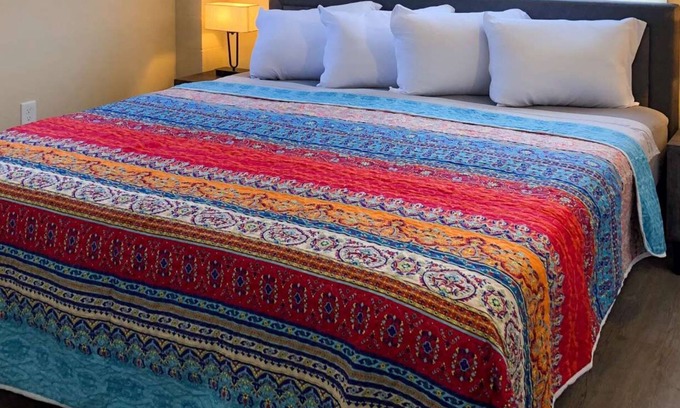 Iona Apartment | Welcome to Your One-Bedroom Retreat with Comfort and Convenience!