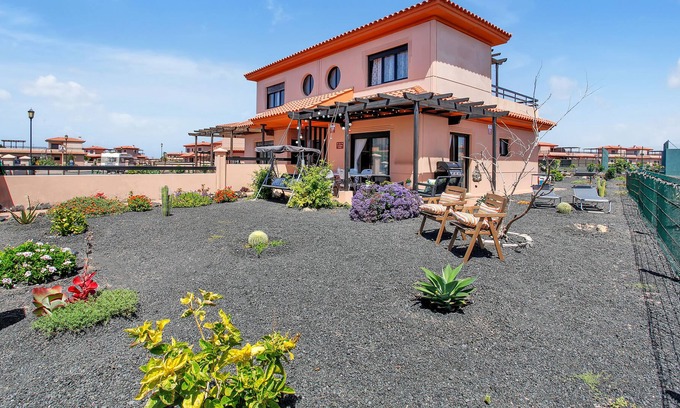La Oliva Villa | Welcome to your paradise! Ideal house for families, couples and teleworkers