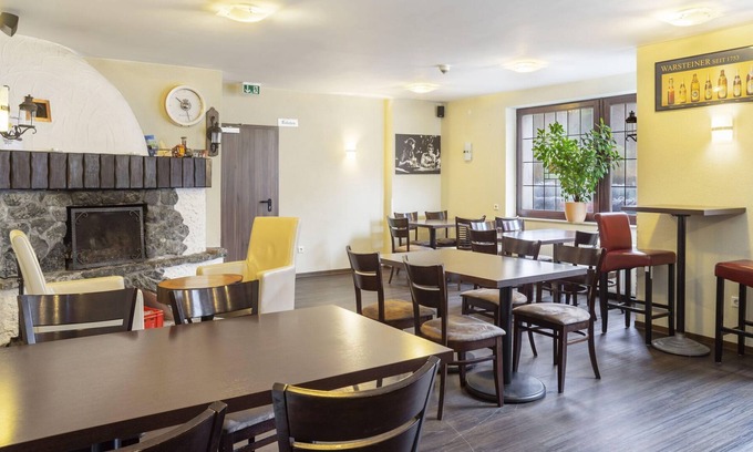 Boedefeld Apartment | Welcoming Holiday Home in Winterberg with Sauna