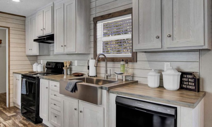 Summerville House | Welcoming and peaceful home with AC, minutes to Azalea mall in Summerville