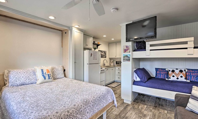 Auburn Apartment | Welcoming Auburn Studio - 1 Block to Campus!