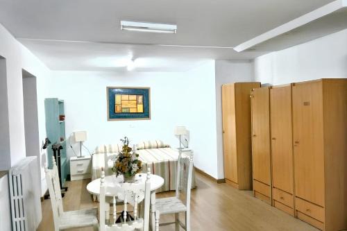 Burgos House | Welcoming House in Burgos with Terrace and City View