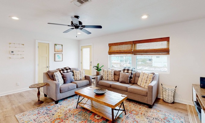 Toilla Segunda House | Welcoming stay near the beach with a large deck, washer/dryer, and central AC